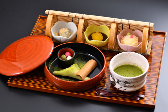 京の菓子鉢とフルーツティー　—　和のアフタヌーンティー　—