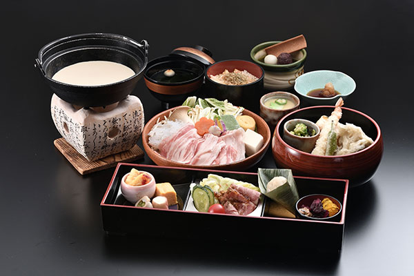 京都ぽーく　白みそ豆乳鍋膳　はす