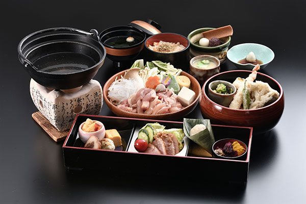 京丹波あじわい鶏　うま塩鍋膳　はす
